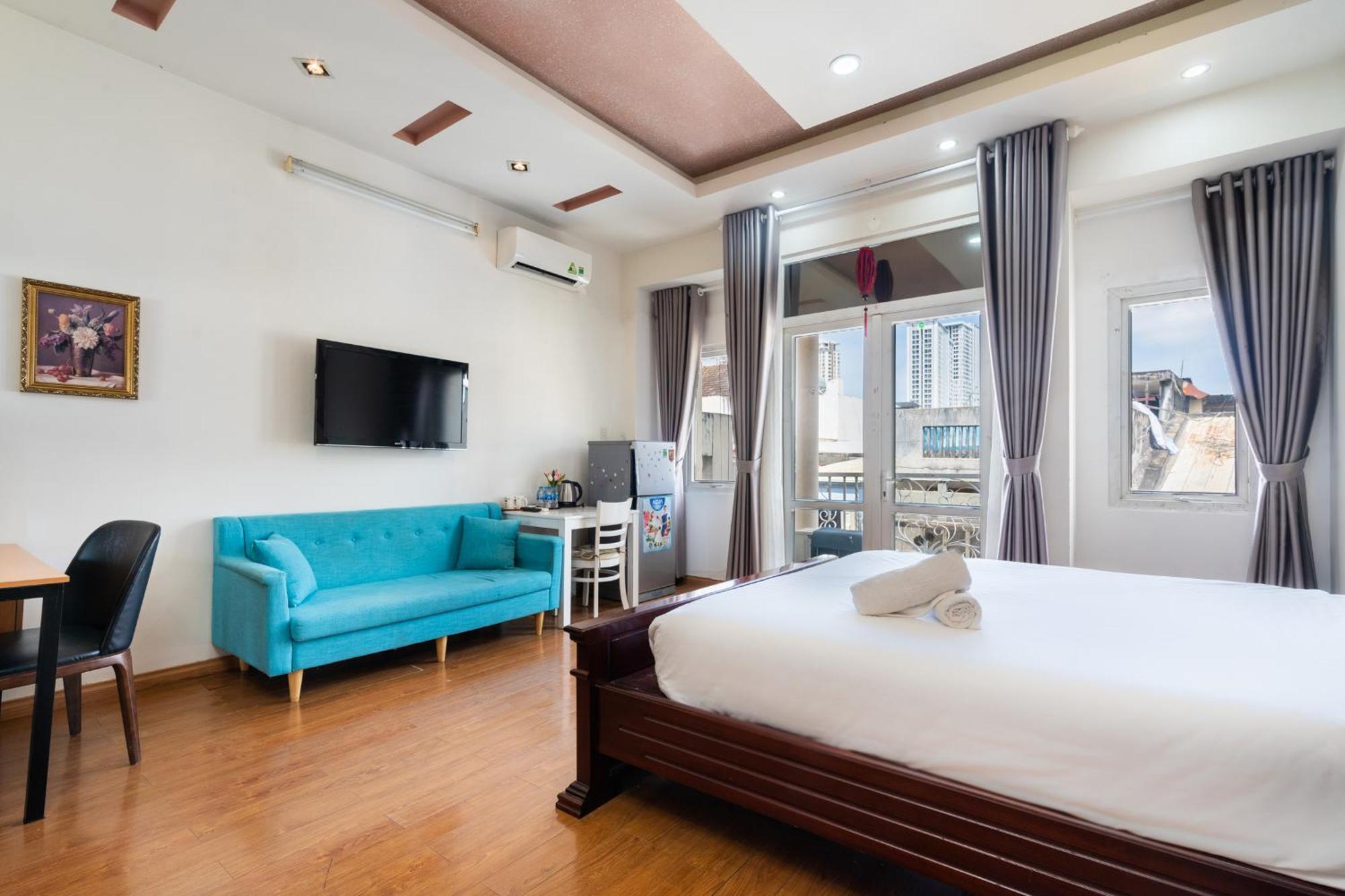 Homestay Nina Home- De Tham Street, D1 *