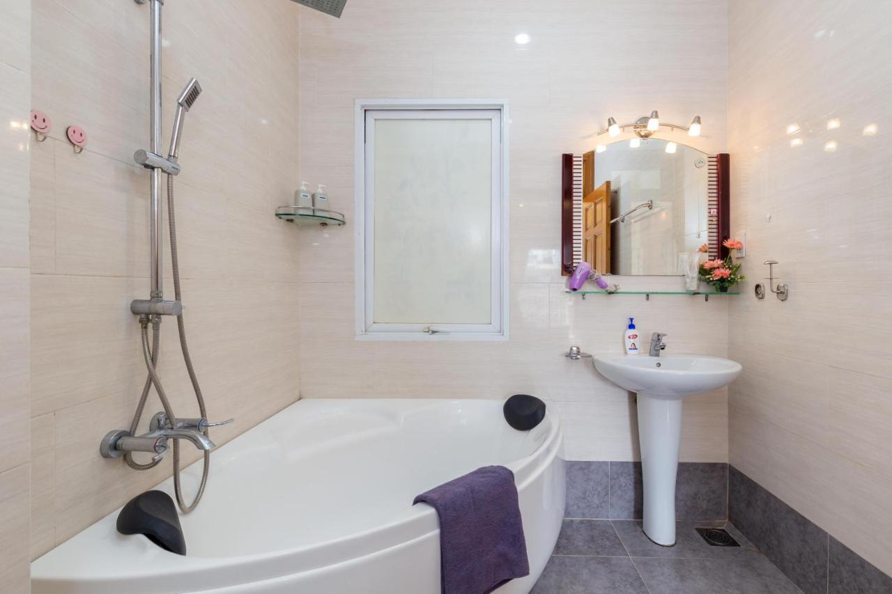 Homestay Nina Home- De Tham Street, D1 *