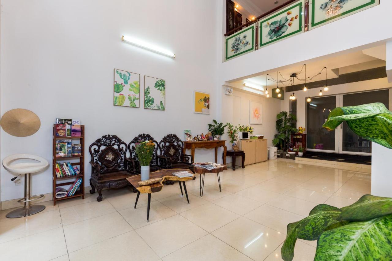 Homestay Nina Home- De Tham Street, D1 *